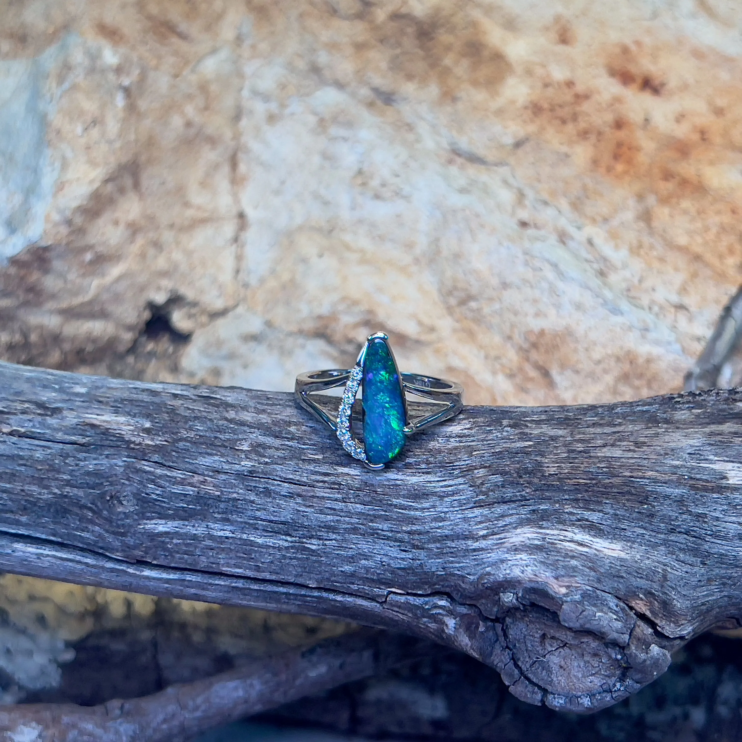 18kt White Gold Boulder Opal 2.34ct and Diamond ring