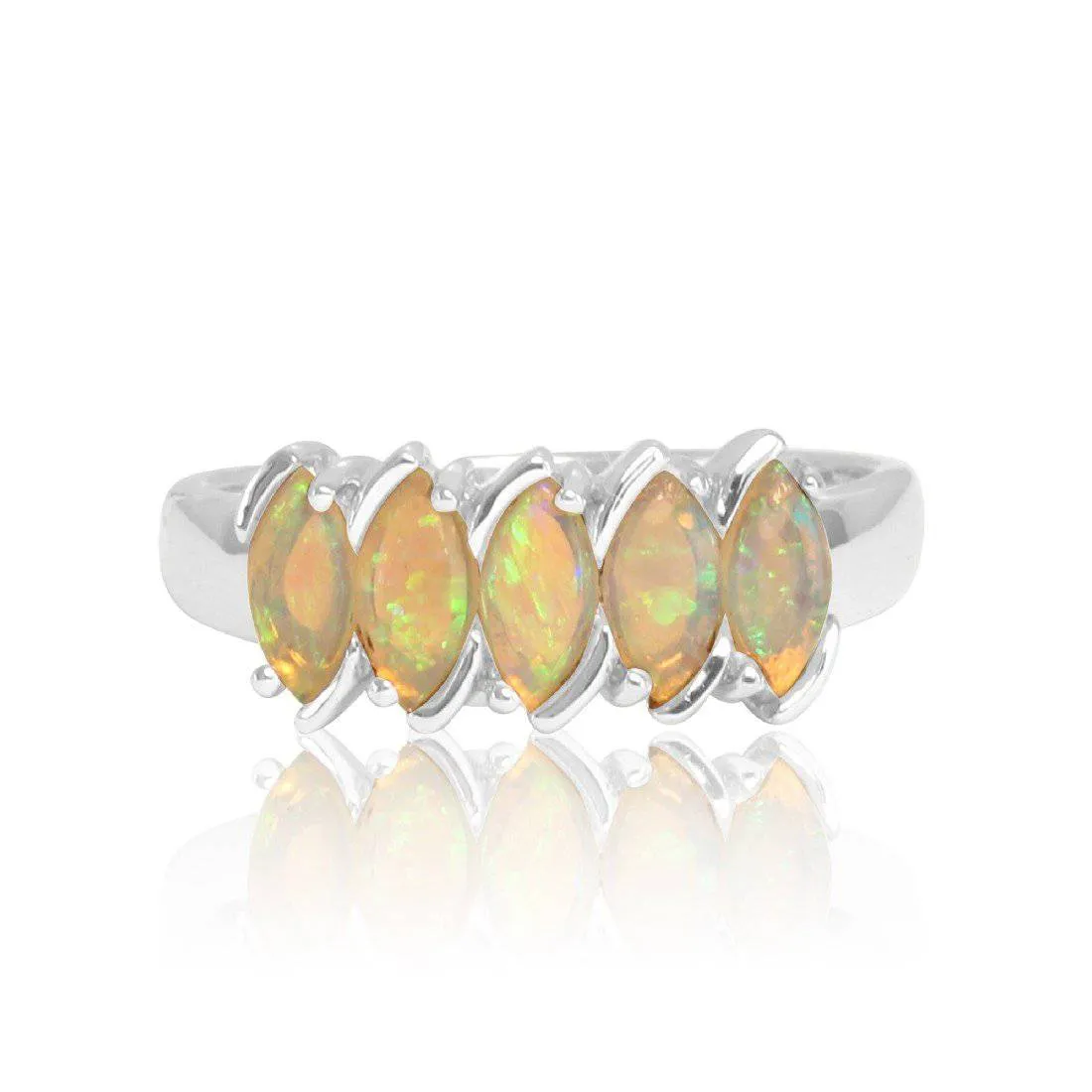 18kt White Gold Opal ring