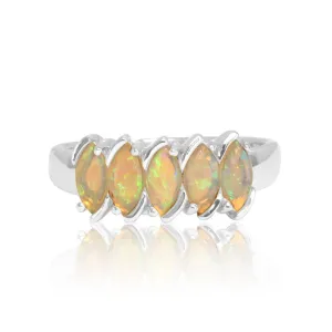 18kt White Gold Opal ring
