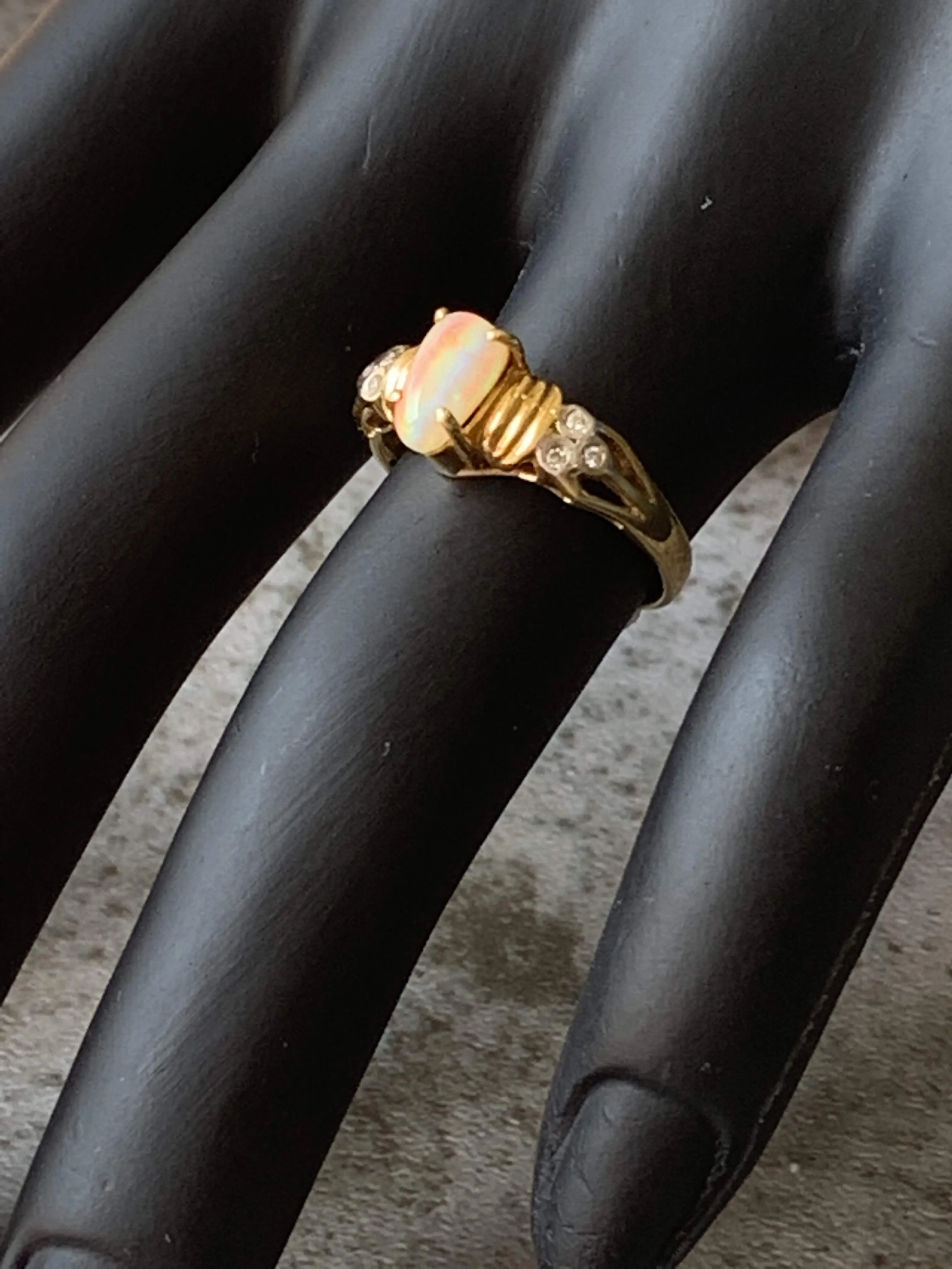 18kt Yellow Gold Fire Opal and Diamond ring