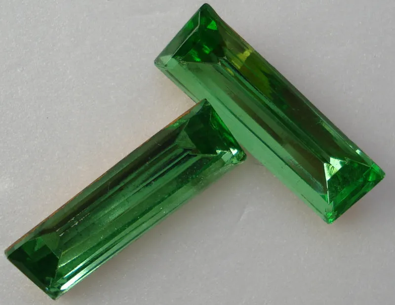 24x8mm (4500/2) TTC Peridot Baguette
