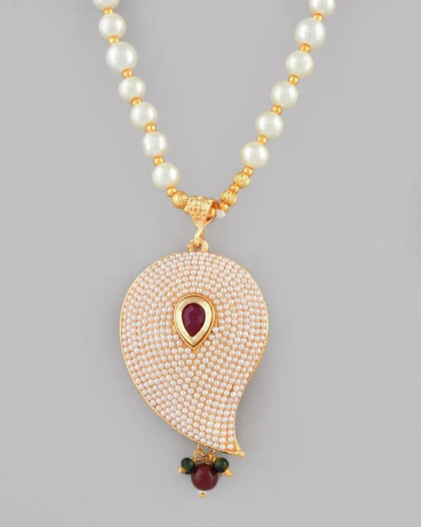 Gold Plated Kundan Studsed And Beaded Necklace And Earring Set - Voj