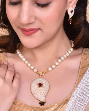 Gold Plated Kundan Studsed And Beaded Necklace And Earring Set - Voj