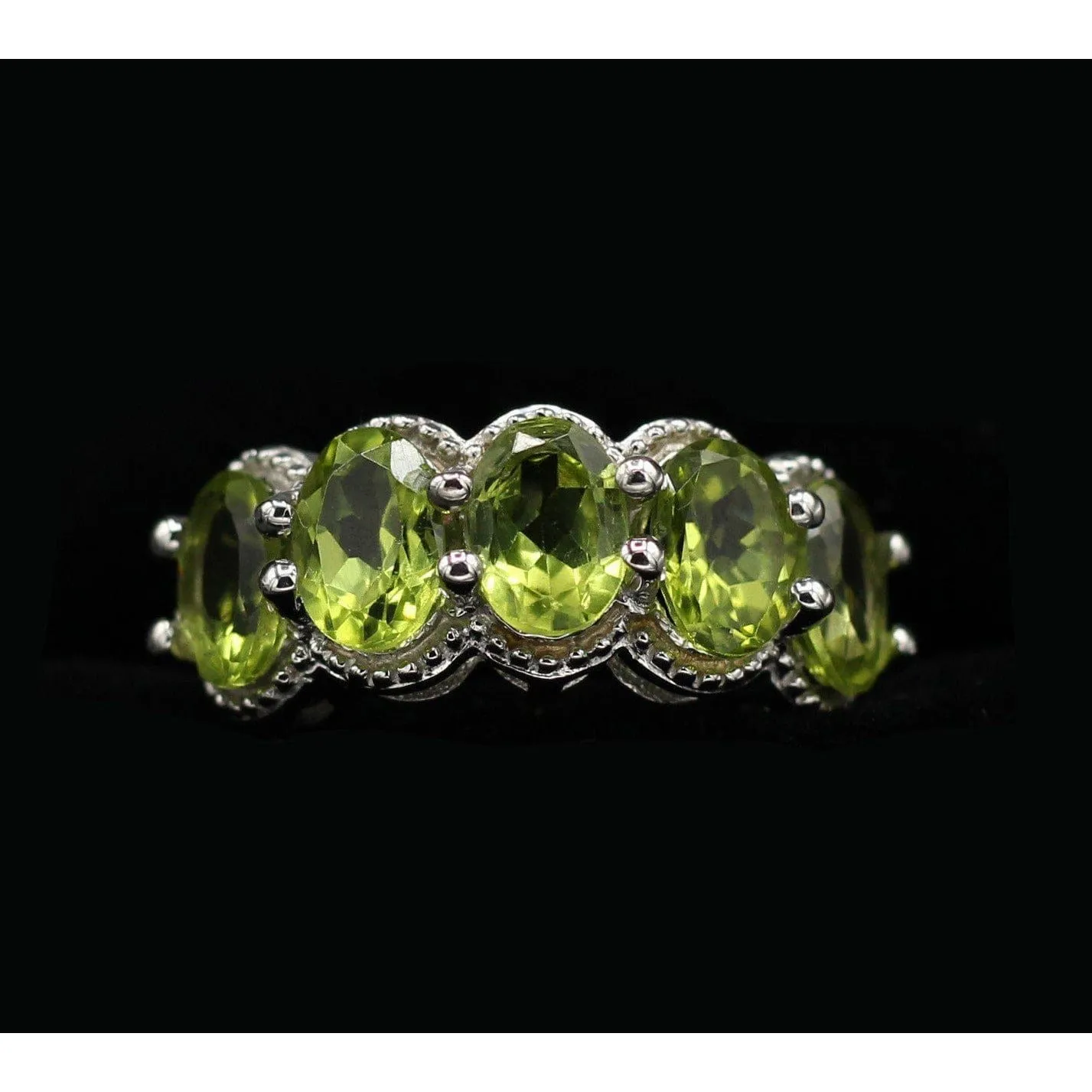 Gorgeous and Affordable 4ctw Peridot Ring in 925 Silver