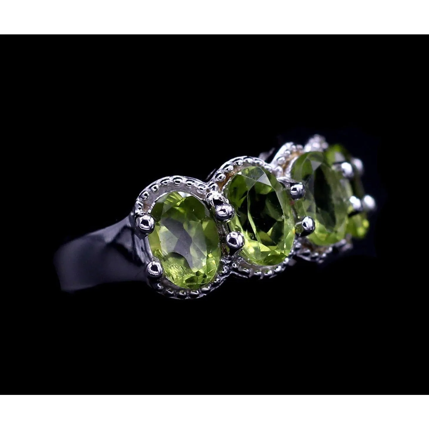 Gorgeous and Affordable 4ctw Peridot Ring in 925 Silver