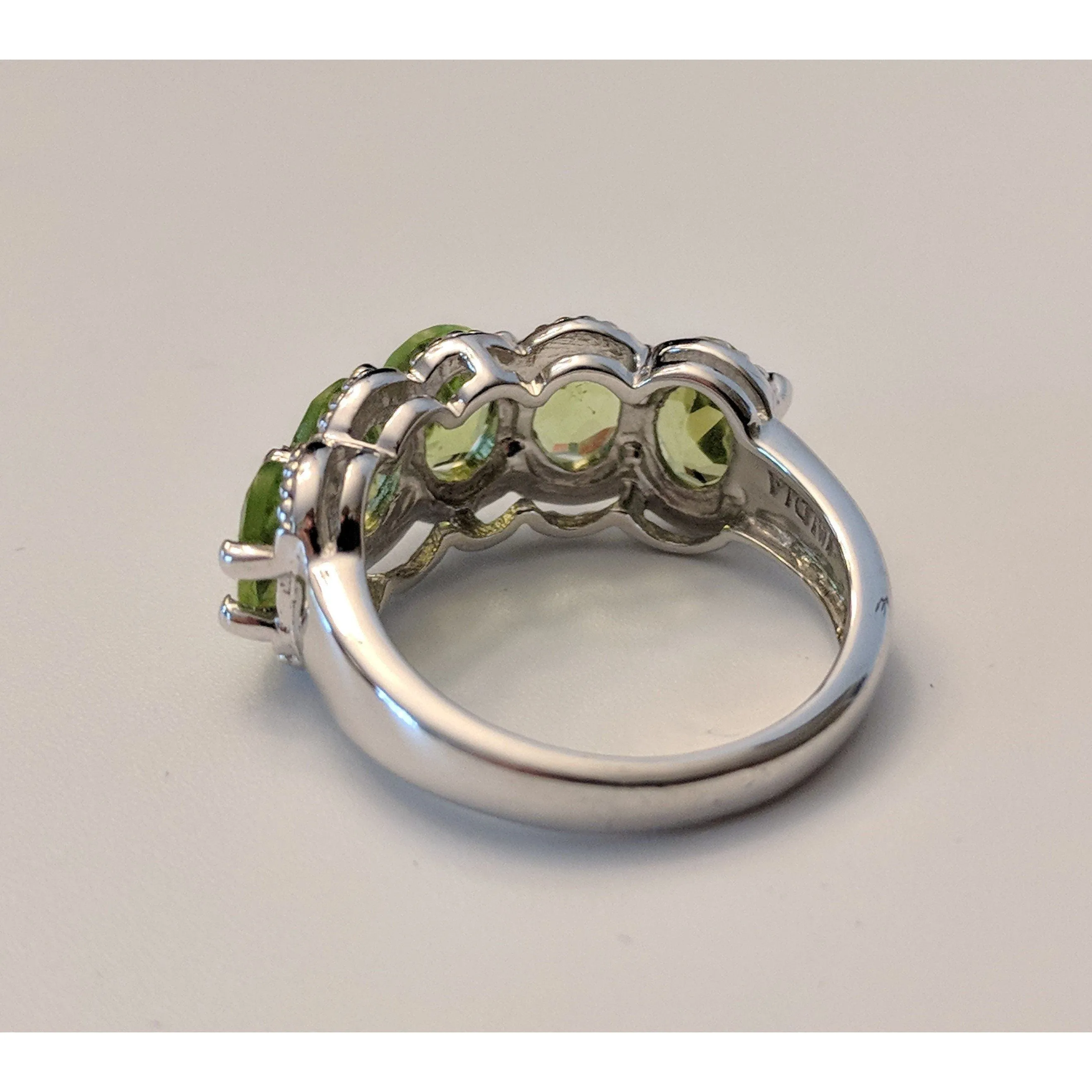 Gorgeous and Affordable 4ctw Peridot Ring in 925 Silver