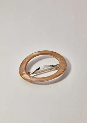 Jess Barrette, Beige