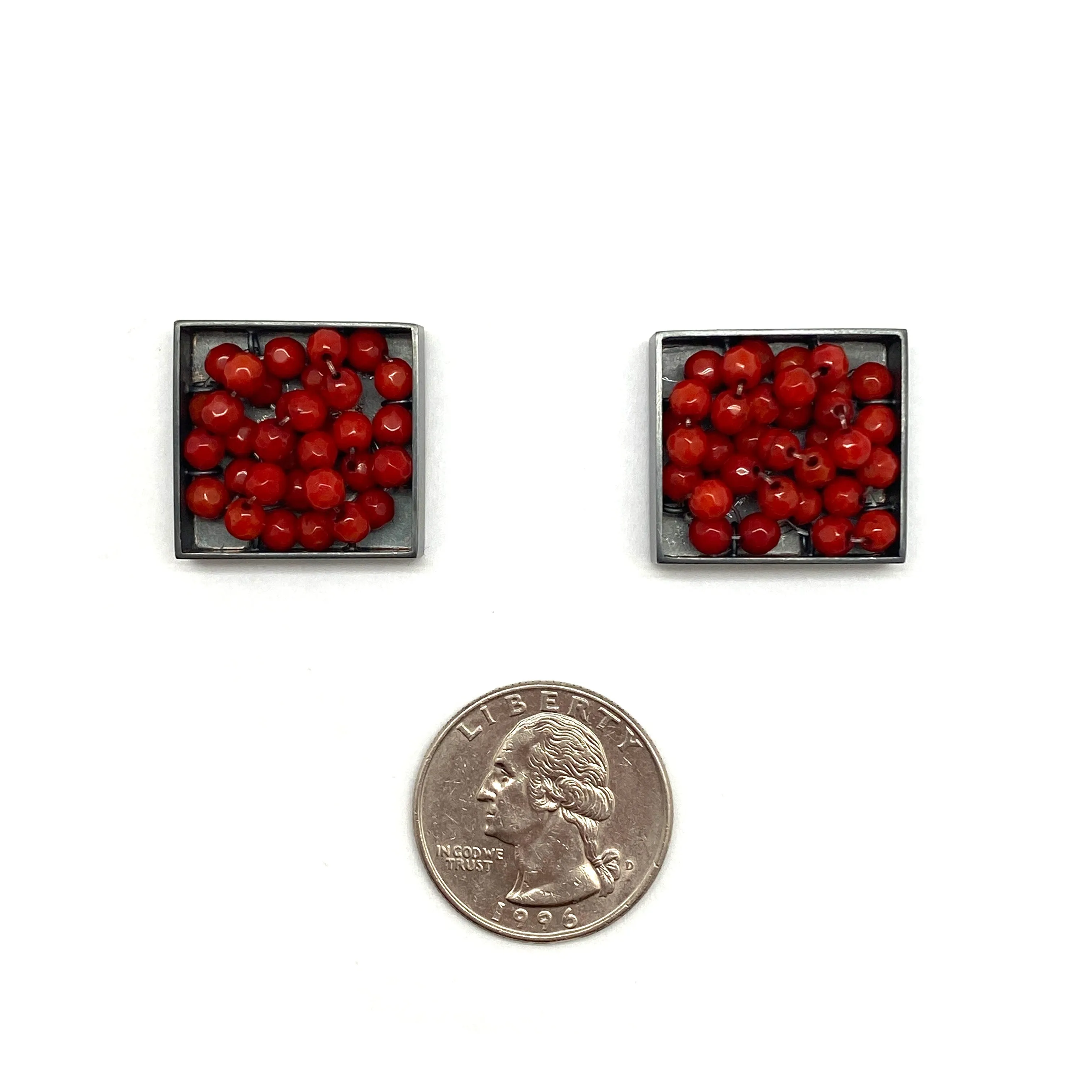Mariiko Sumioka - Coral Bead Square Earrings