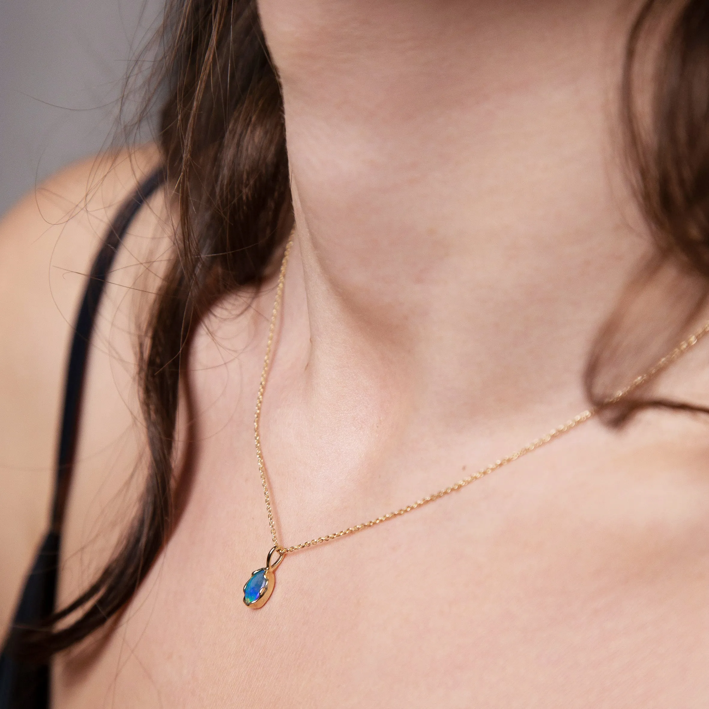 Oval opal mud Necklace (large 8x6mm / doublet opal) - 14K/ 18K Gold