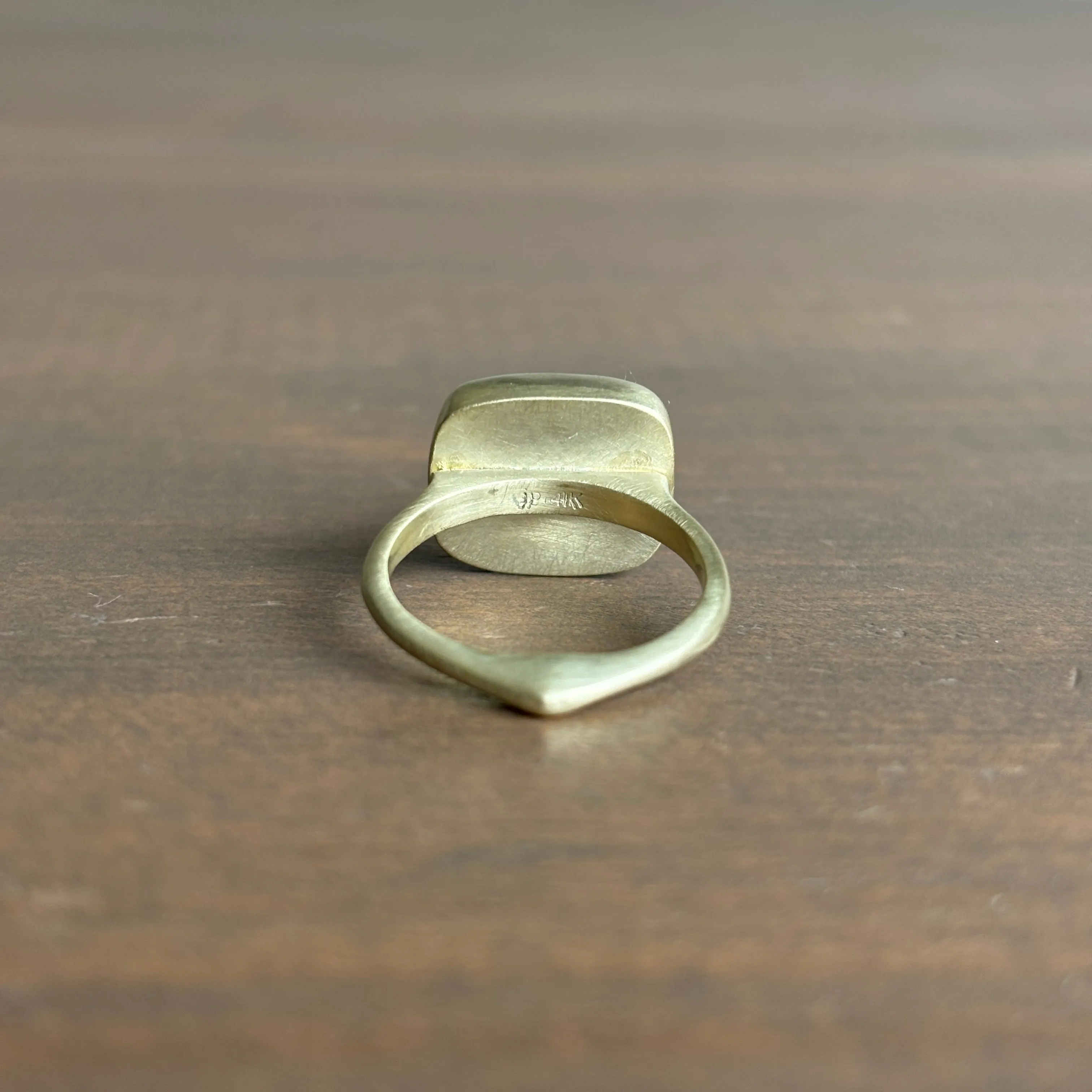 Peridot Cabochon Corazon Ring
