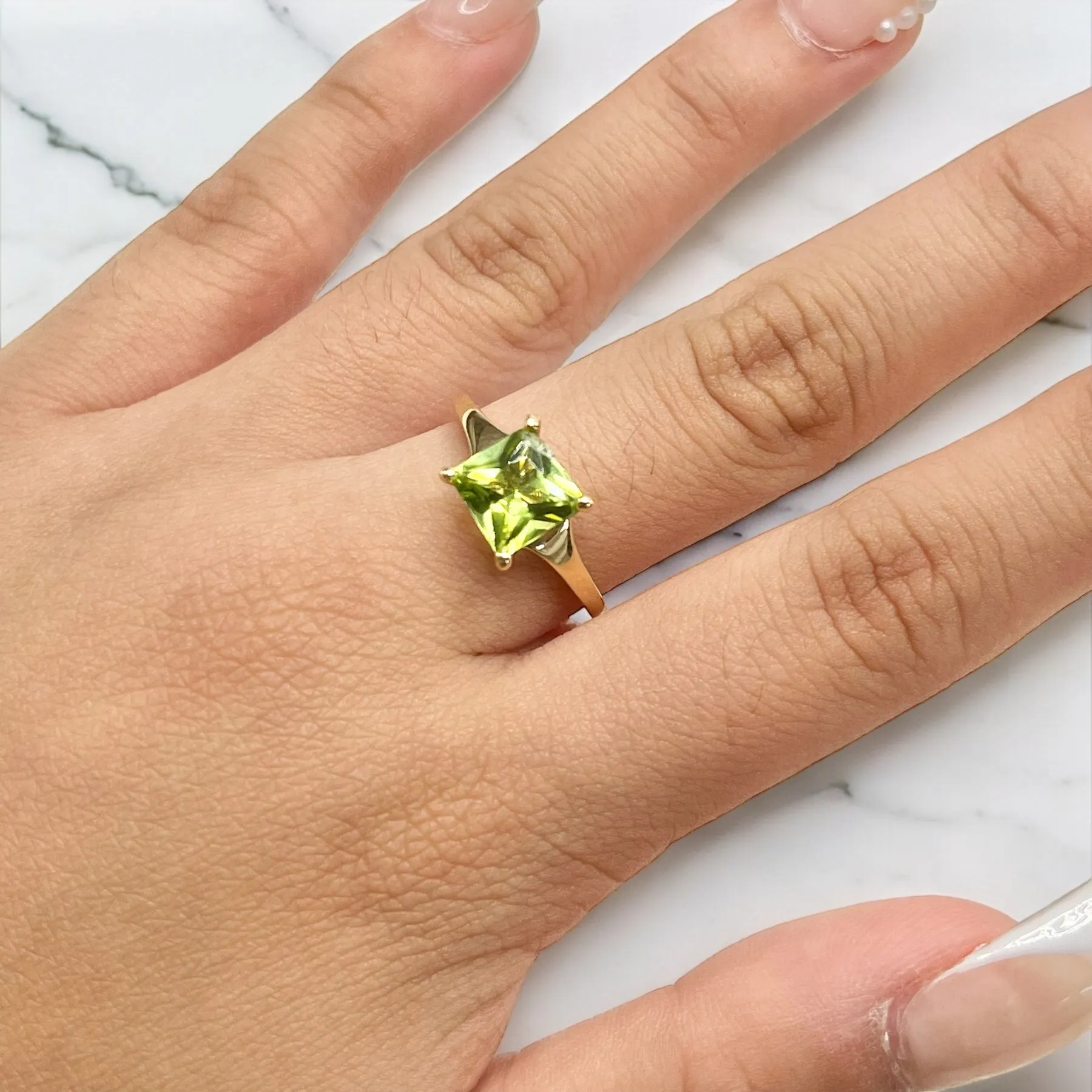 PERIDOT RING