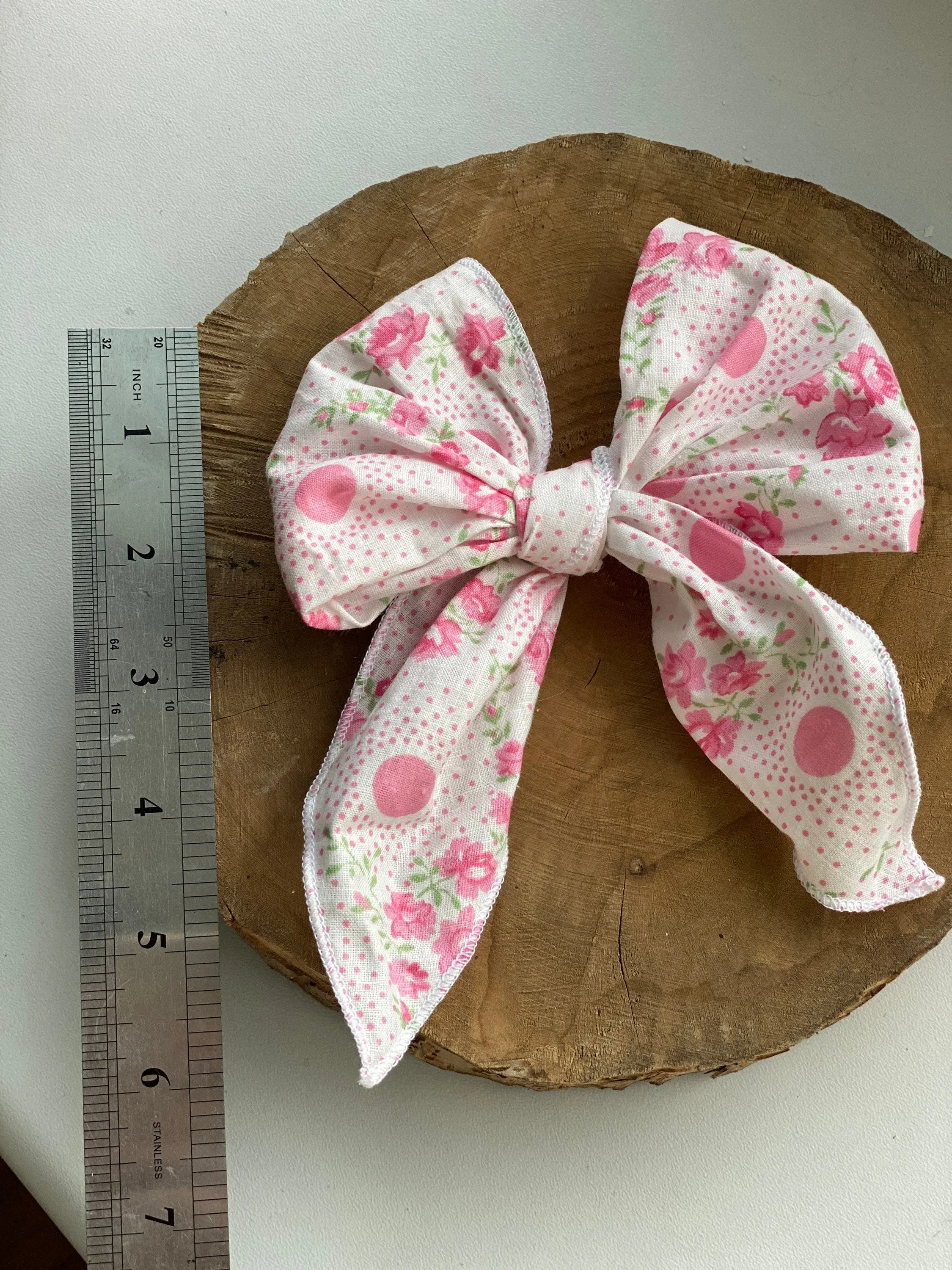Pink and white Flower hair bow