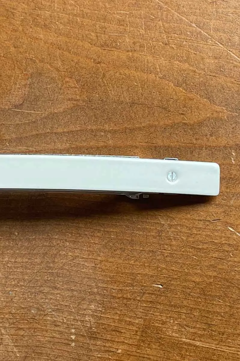 White XL Barrette 21